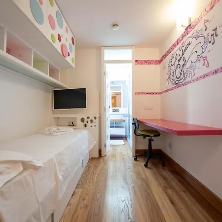 The Only One In By Dimorra * Napels