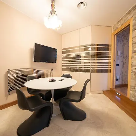 The Only One In By Dimorra Apartment *